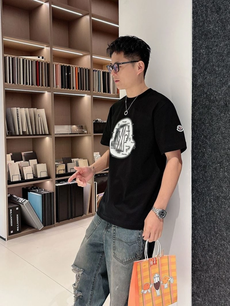 Moncler T-Shirts Efficient 140473