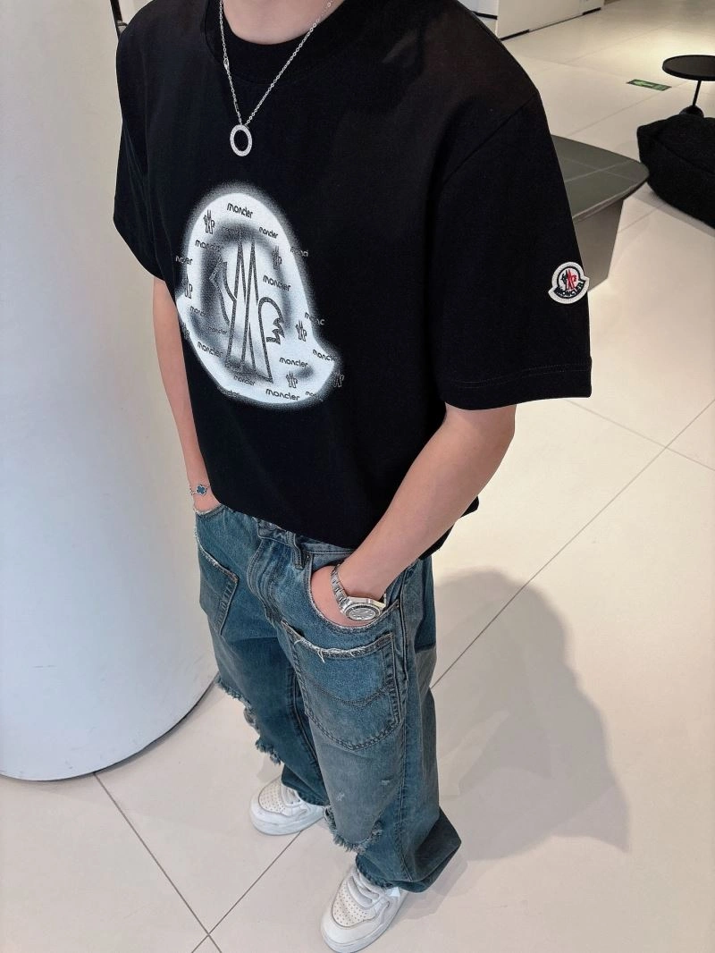 Moncler T-Shirts Efficient 140473