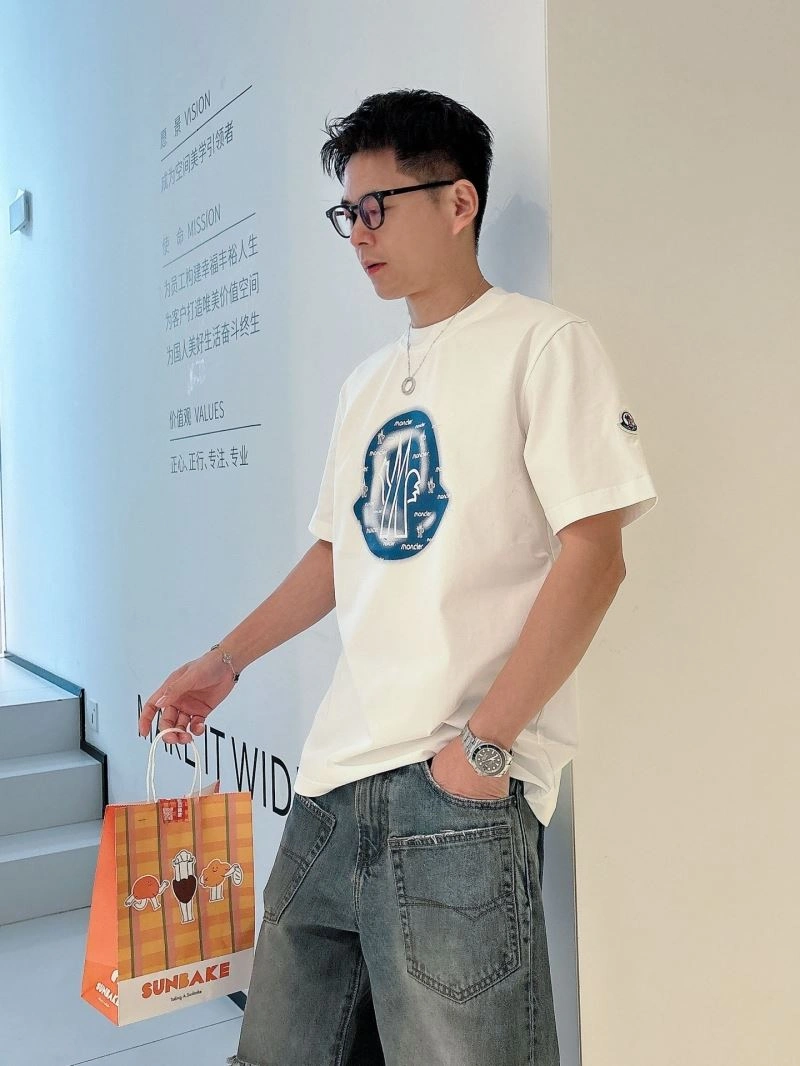 Sleek Moncler T-Shirts 140466