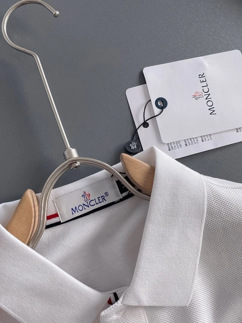Compact Moncler T-Shirts 140465
