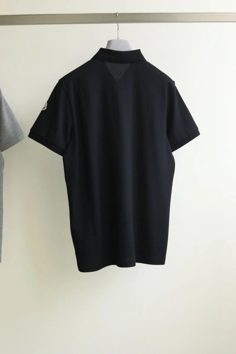 Moncler T-Shirts Minimalist 140455