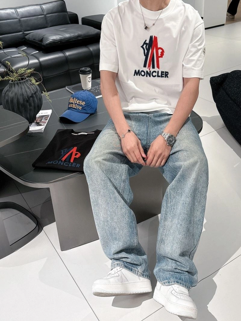 Seasonal Moncler T-Shirts 140441