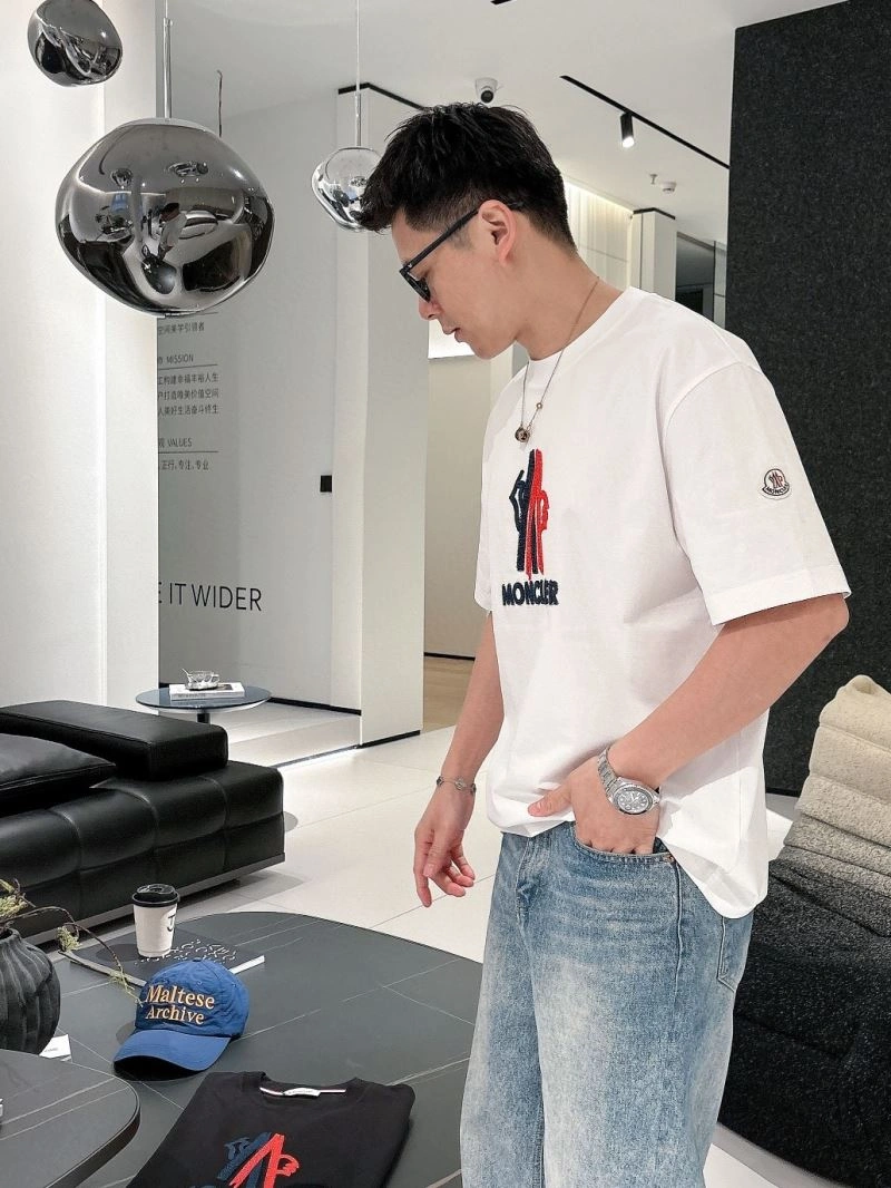 Seasonal Moncler T-Shirts 140441
