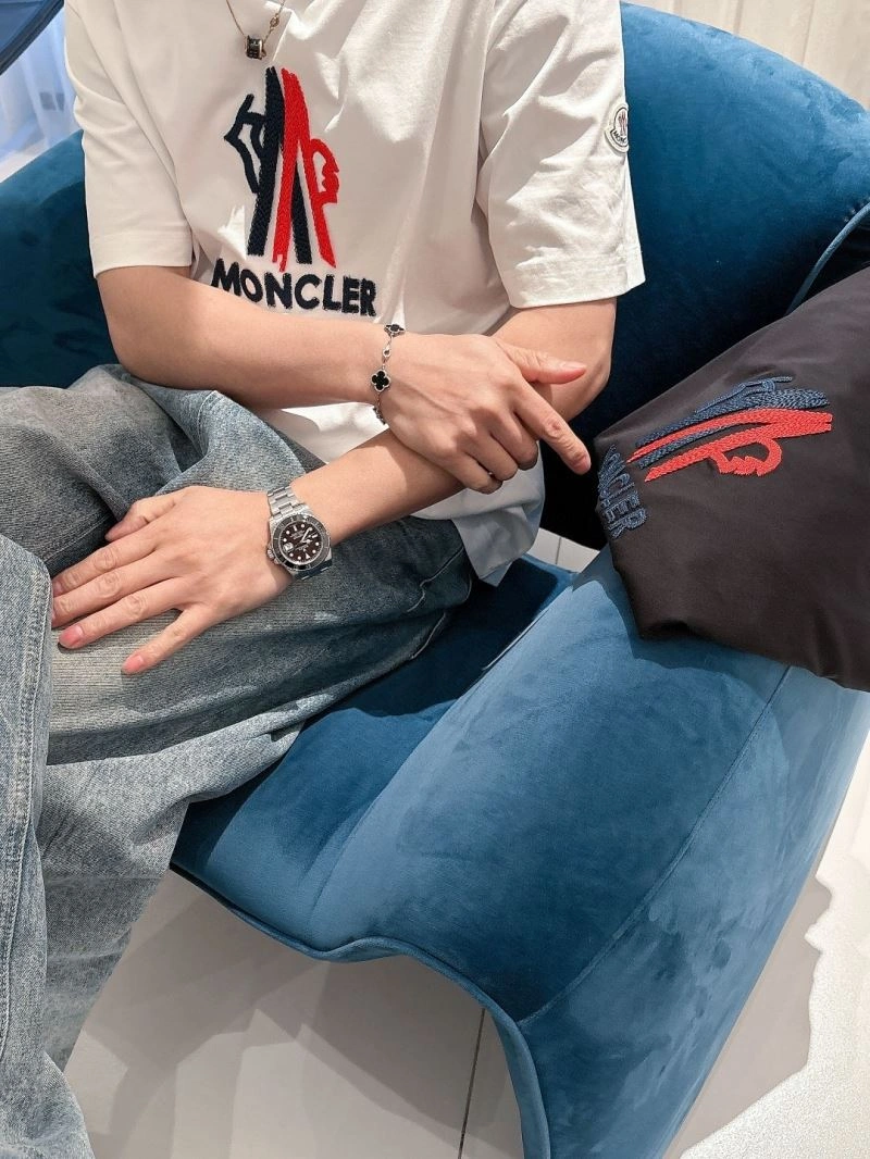 Seasonal Moncler T-Shirts 140441
