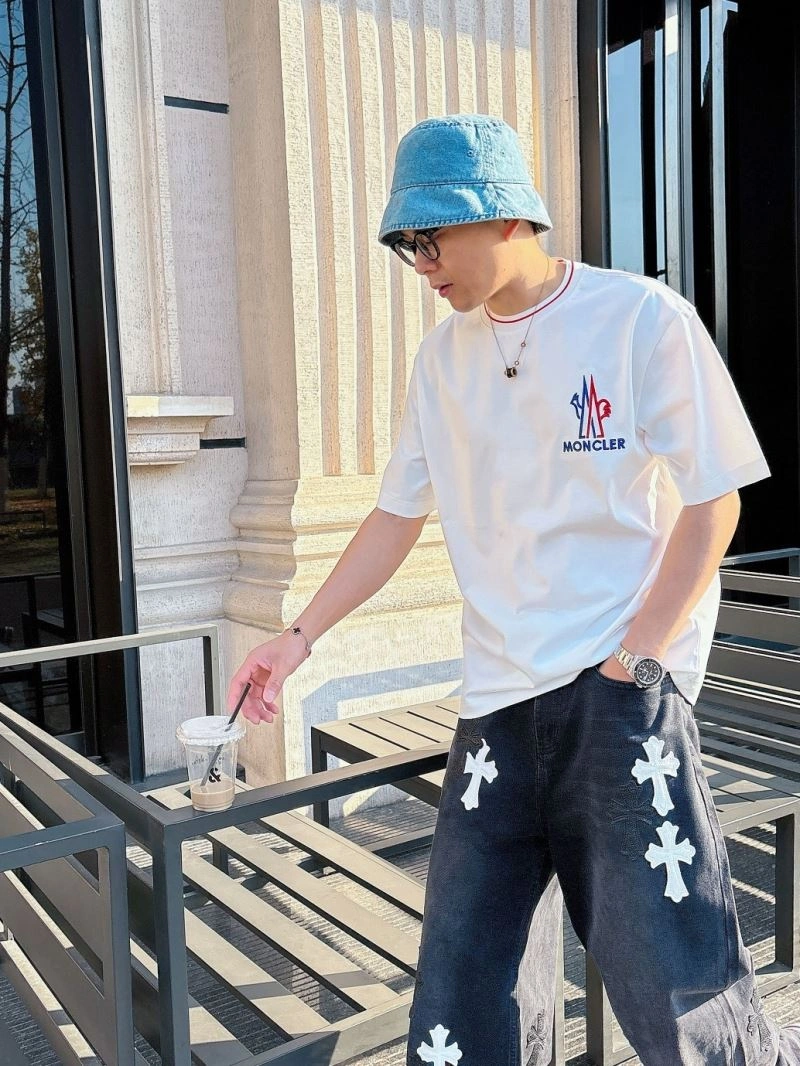 Moncler T-Shirts Elegant 140439