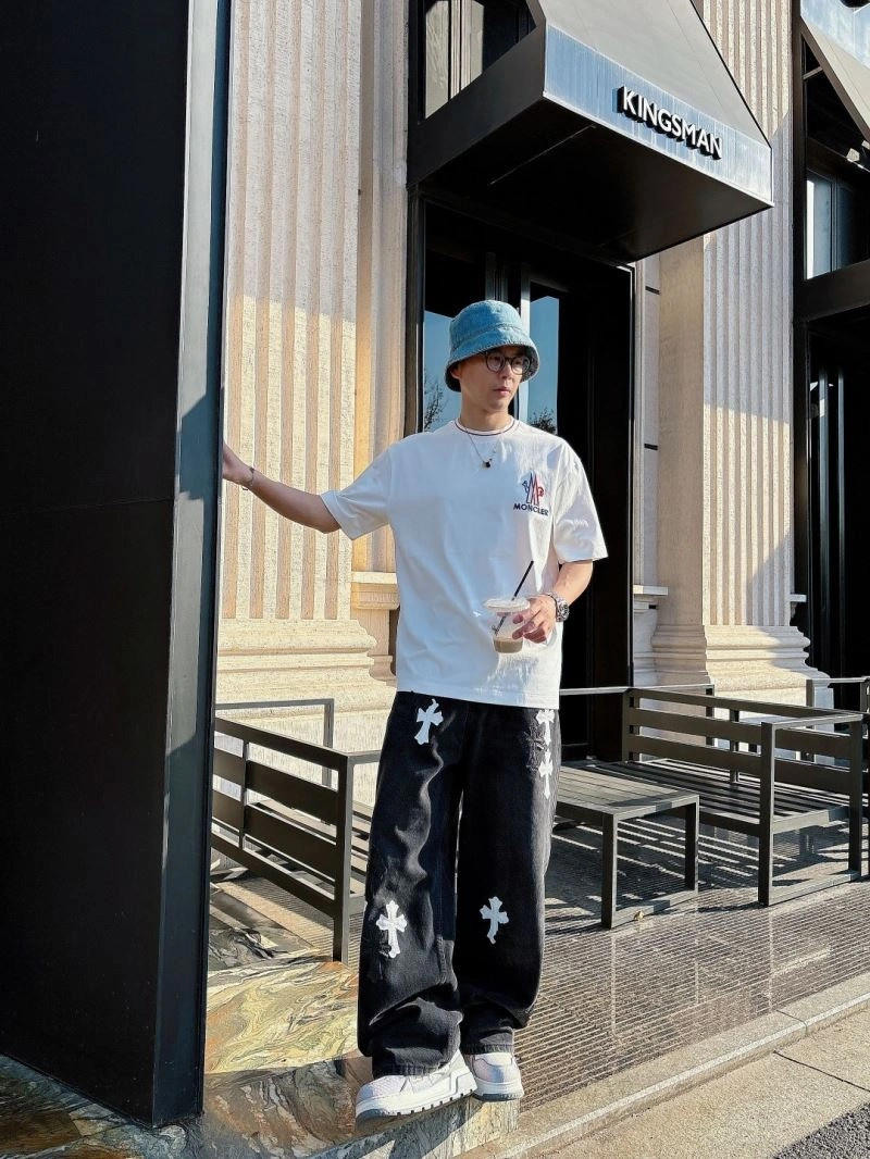 Moncler T-Shirts Elegant 140439