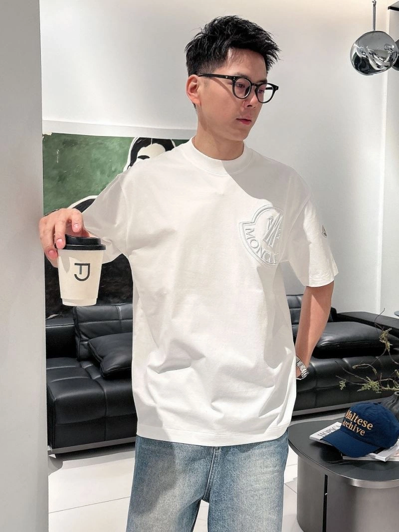 Moncler T-Shirts Youthful 140433