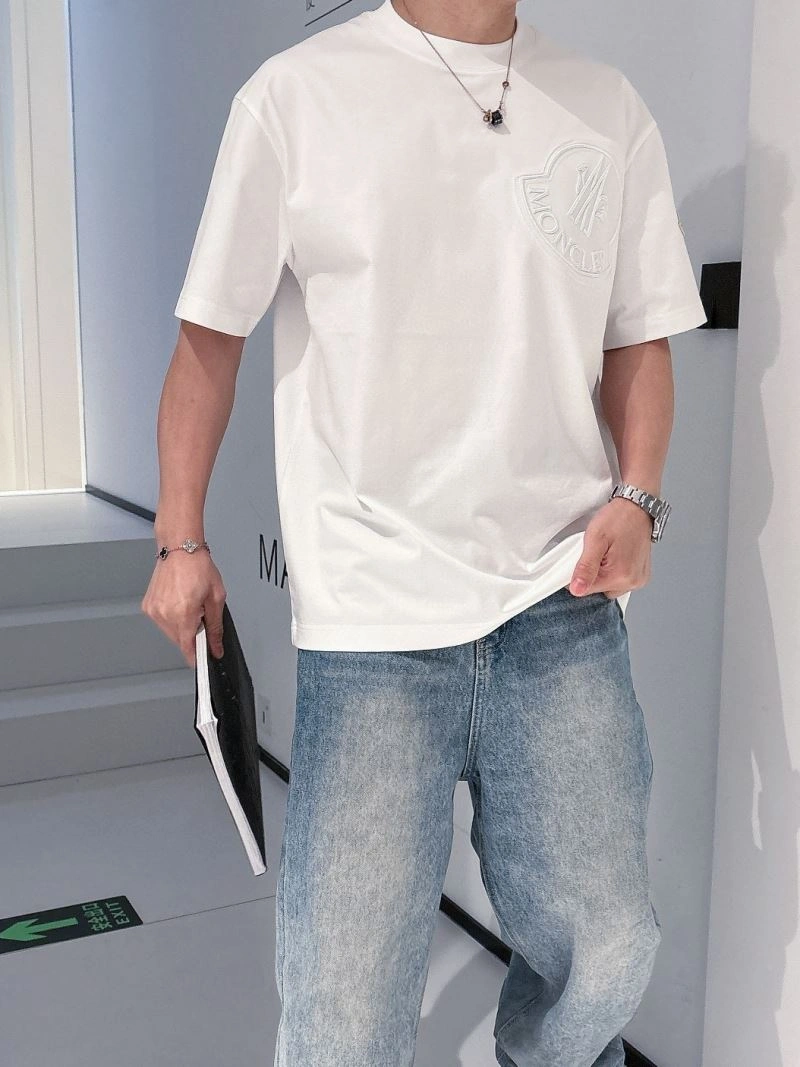 Moncler T-Shirts Youthful 140433