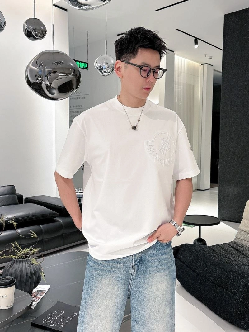 Moncler T-Shirts Youthful 140433