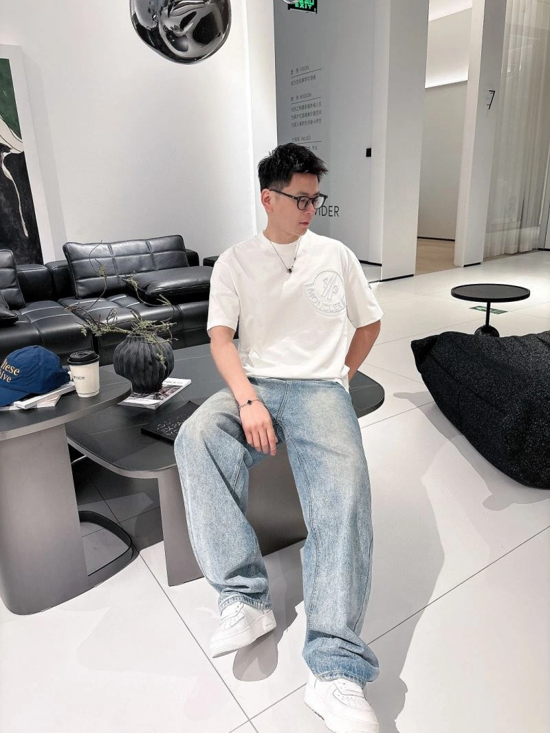 Moncler T-Shirts Youthful 140433