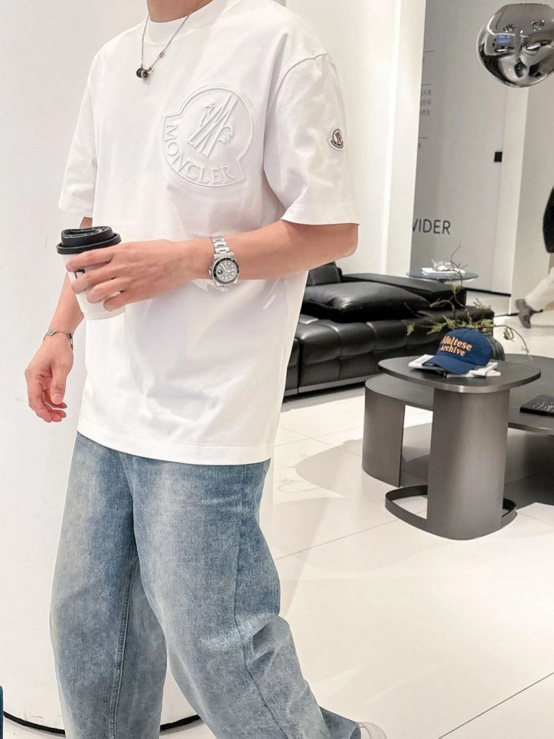 Moncler T-Shirts Youthful 140433