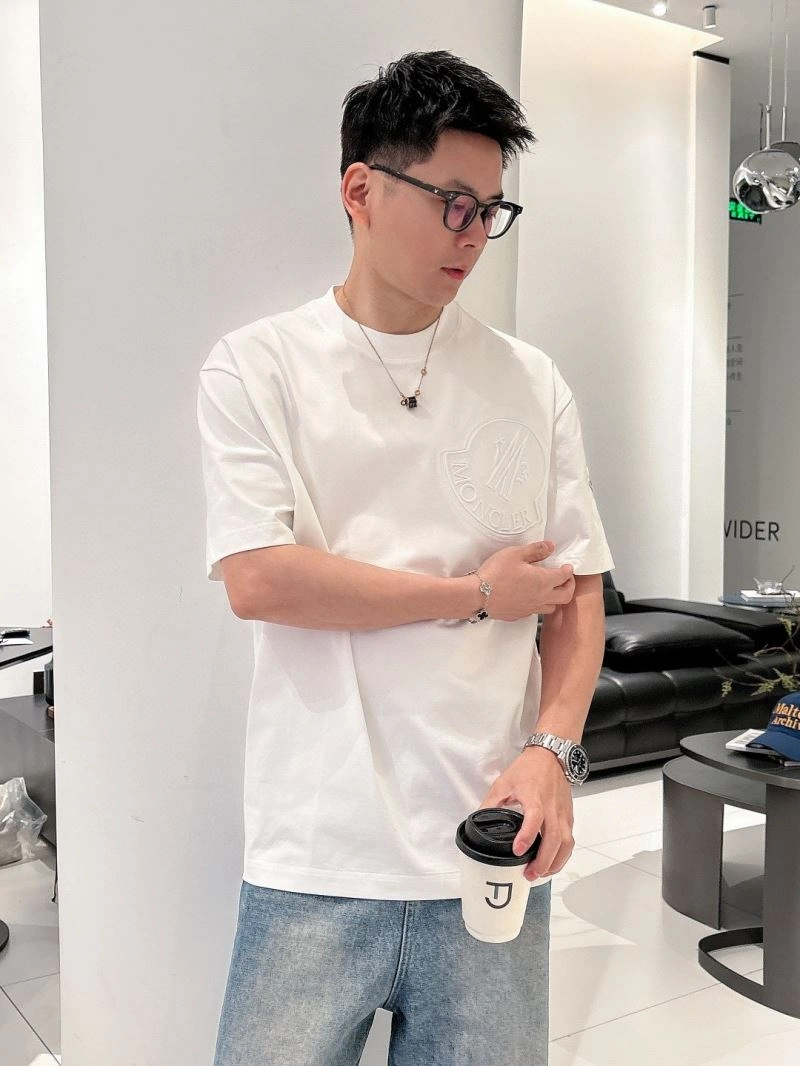 Moncler T-Shirts Youthful 140433