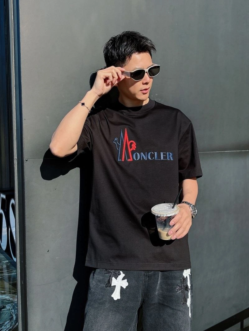 Popular Moncler T-Shirts 140437