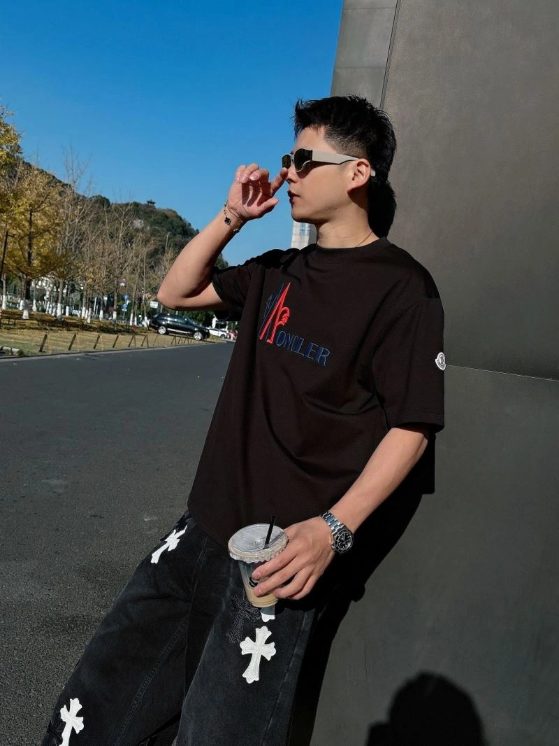 Popular Moncler T-Shirts 140437