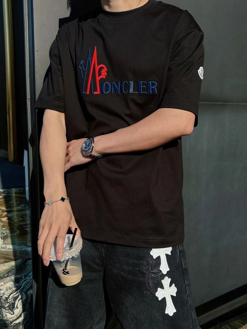 Popular Moncler T-Shirts 140437