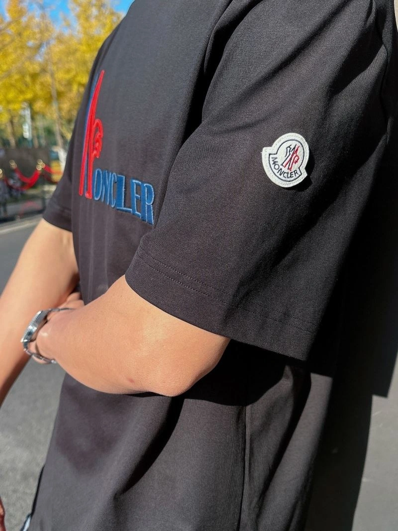 Popular Moncler T-Shirts 140437