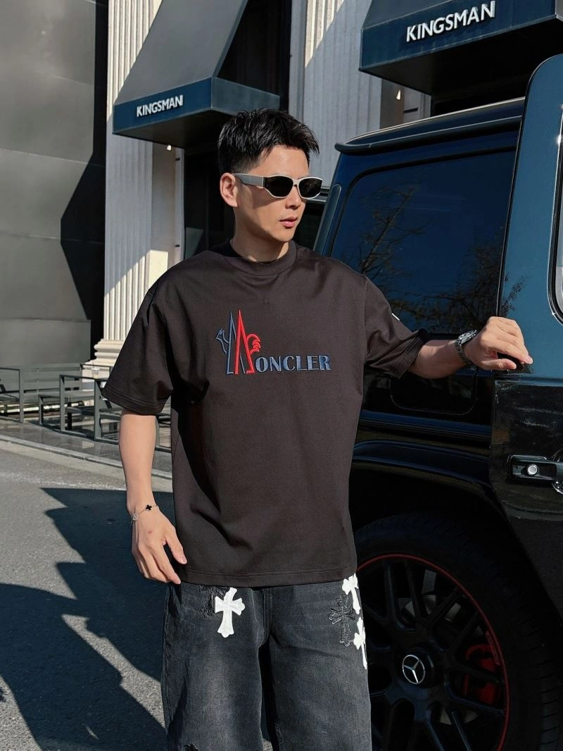 Popular Moncler T-Shirts 140437