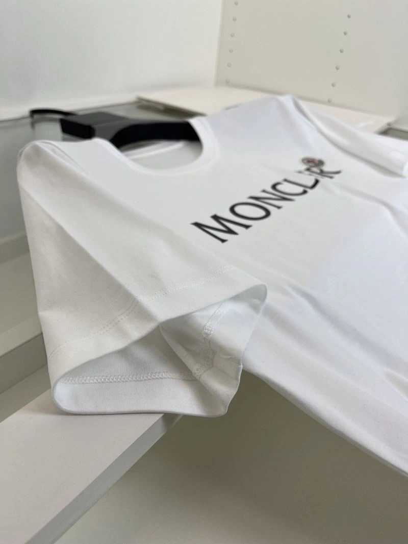 Moncler T-Shirts Unisex 140408