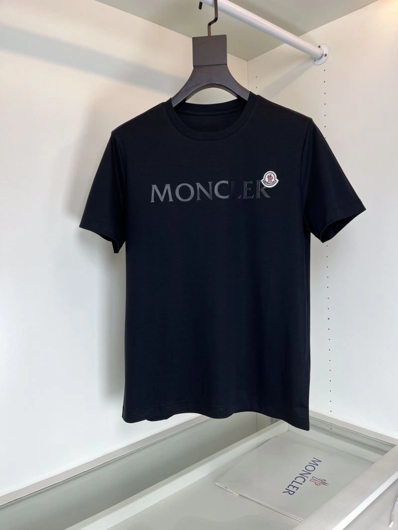 Moncler T-Shirts Versatile 140405