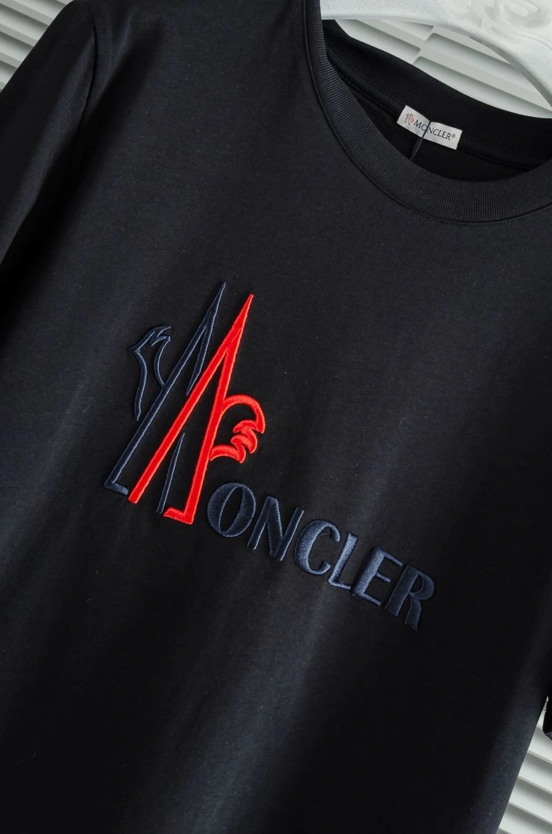 Moncler T-Shirts Practical 140410