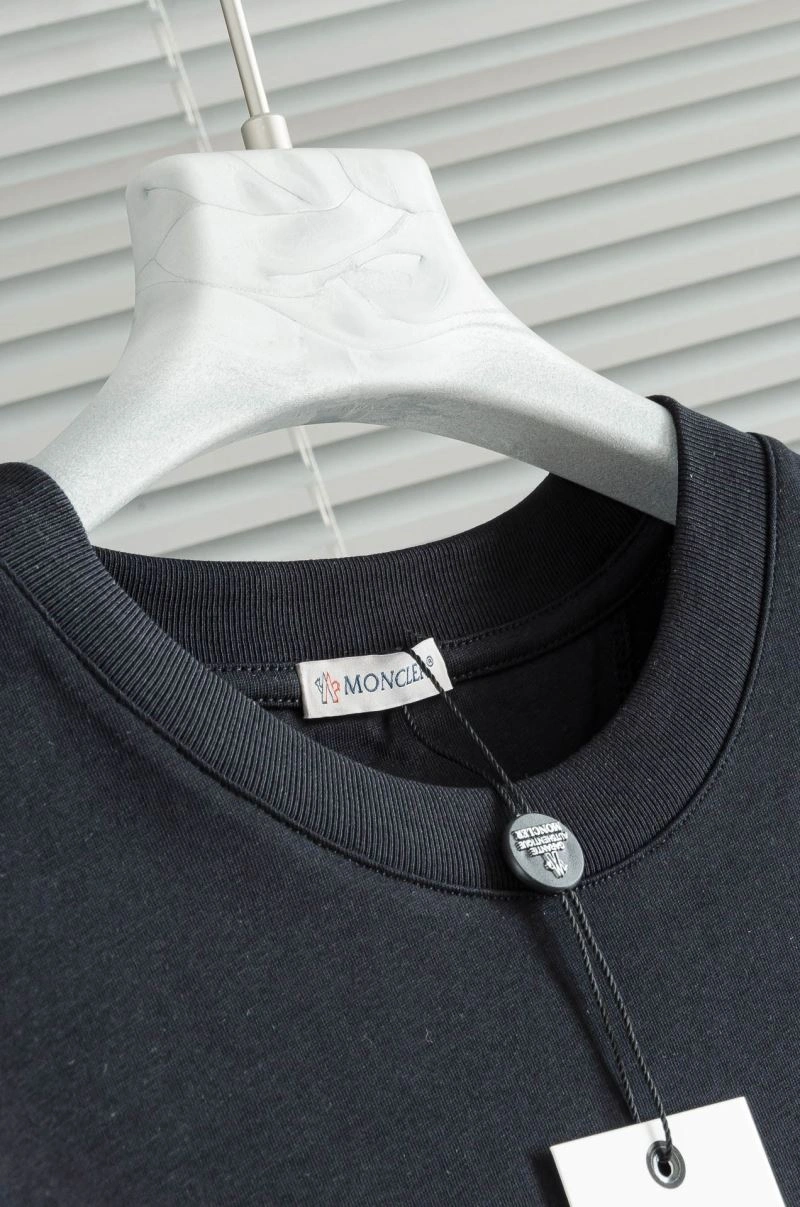 Moncler T-Shirts Practical 140410