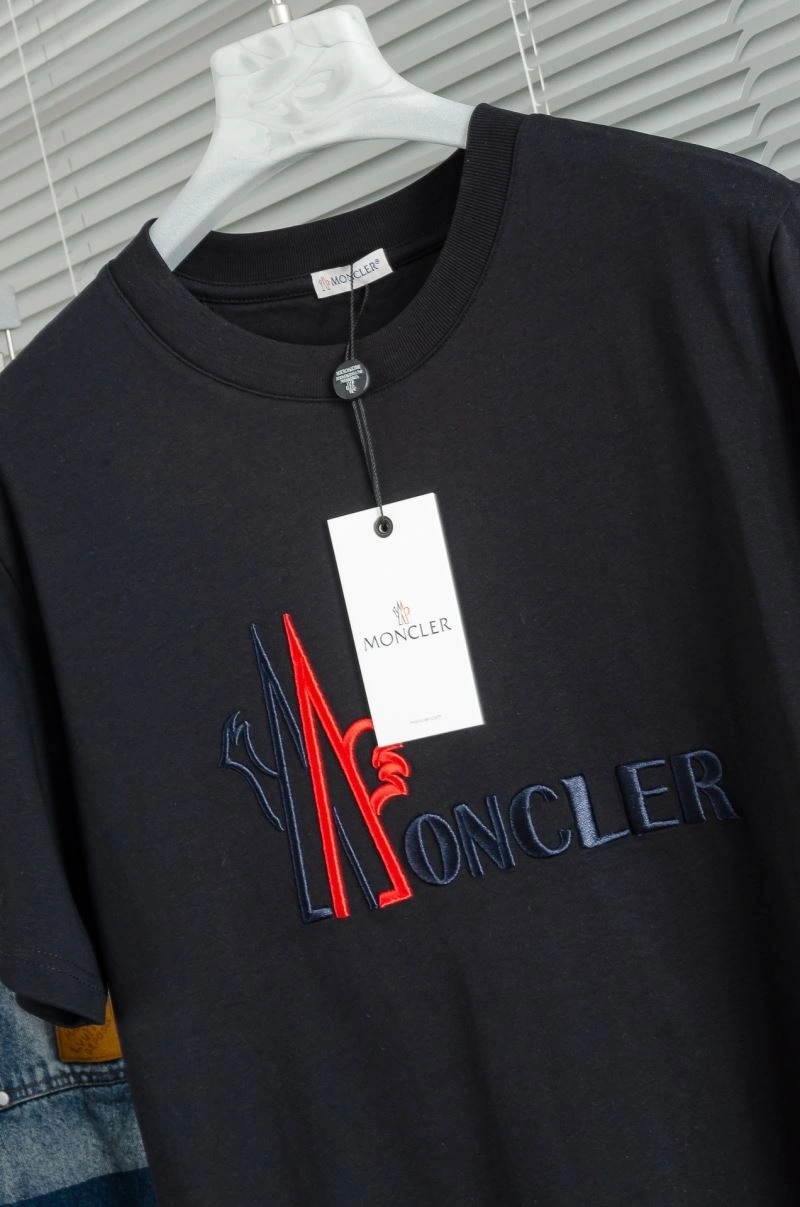 Moncler T-Shirts Practical 140410