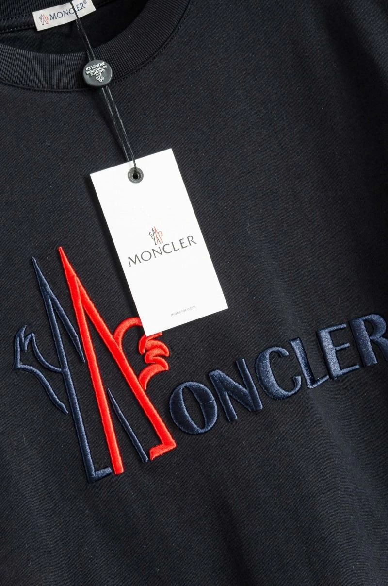 Moncler T-Shirts Practical 140410