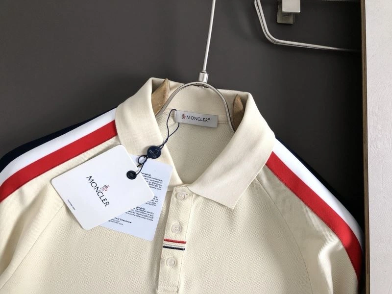TechFriendly Moncler T-Shirts 140392