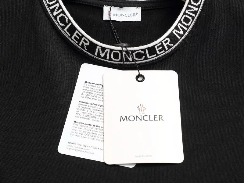 Moncler T-Shirts MultiPurpose 140389