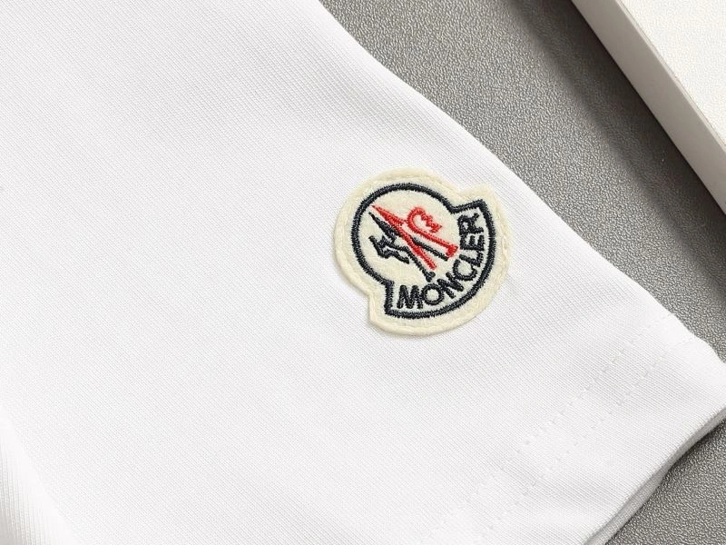 Moncler T-Shirts Durable 140384