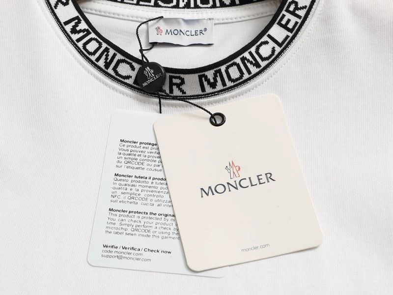 Moncler T-Shirts Durable 140384