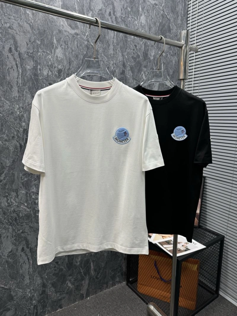 Seasonal Moncler T-Shirts 140386