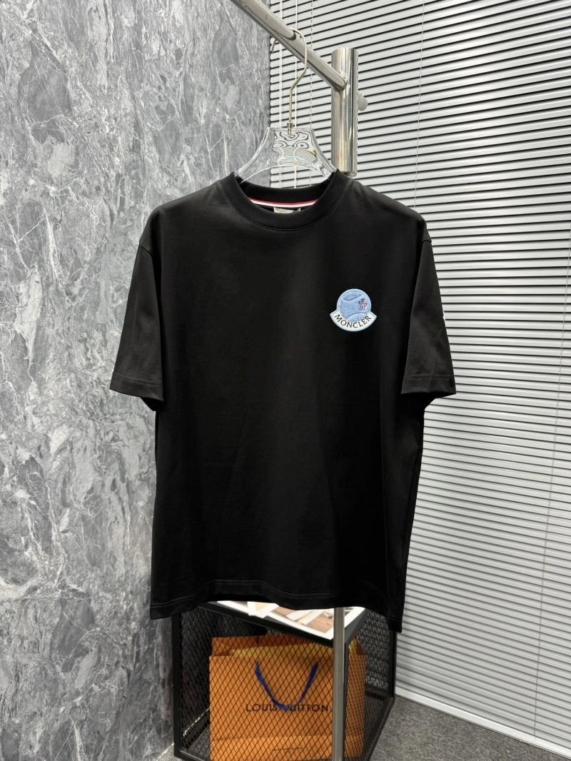 Seasonal Moncler T-Shirts 140386