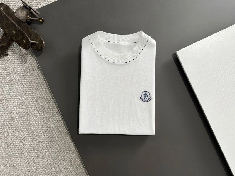 Stylish Moncler T-Shirts 140395