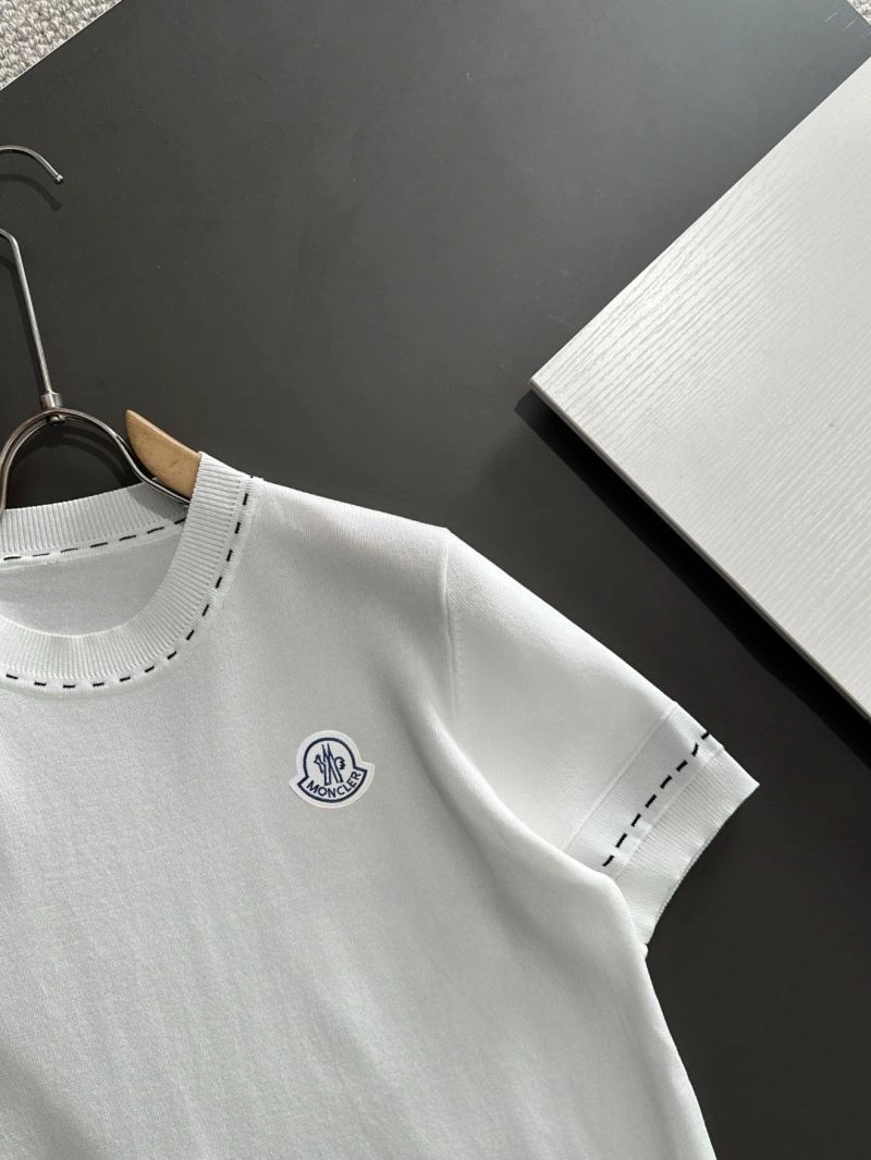 Stylish Moncler T-Shirts 140395