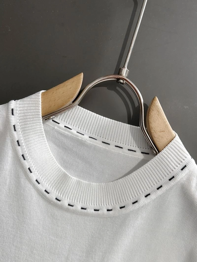 Stylish Moncler T-Shirts 140395