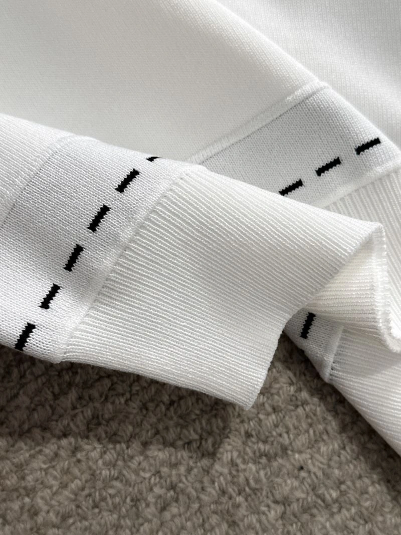 Stylish Moncler T-Shirts 140395