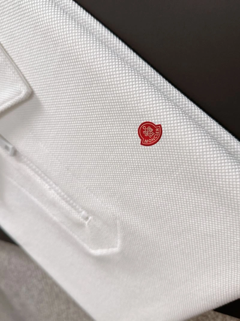 Upgraded Moncler T-Shirts 140372