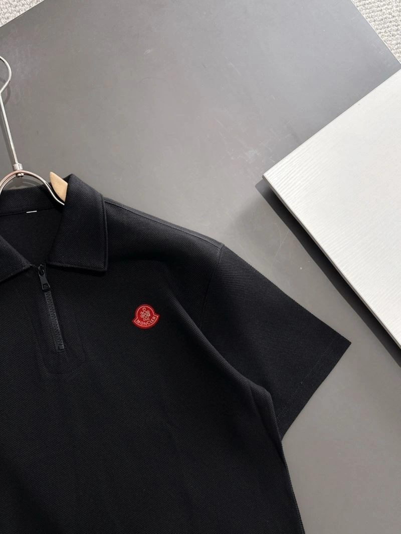 Moncler T-Shirts Sleek 140375