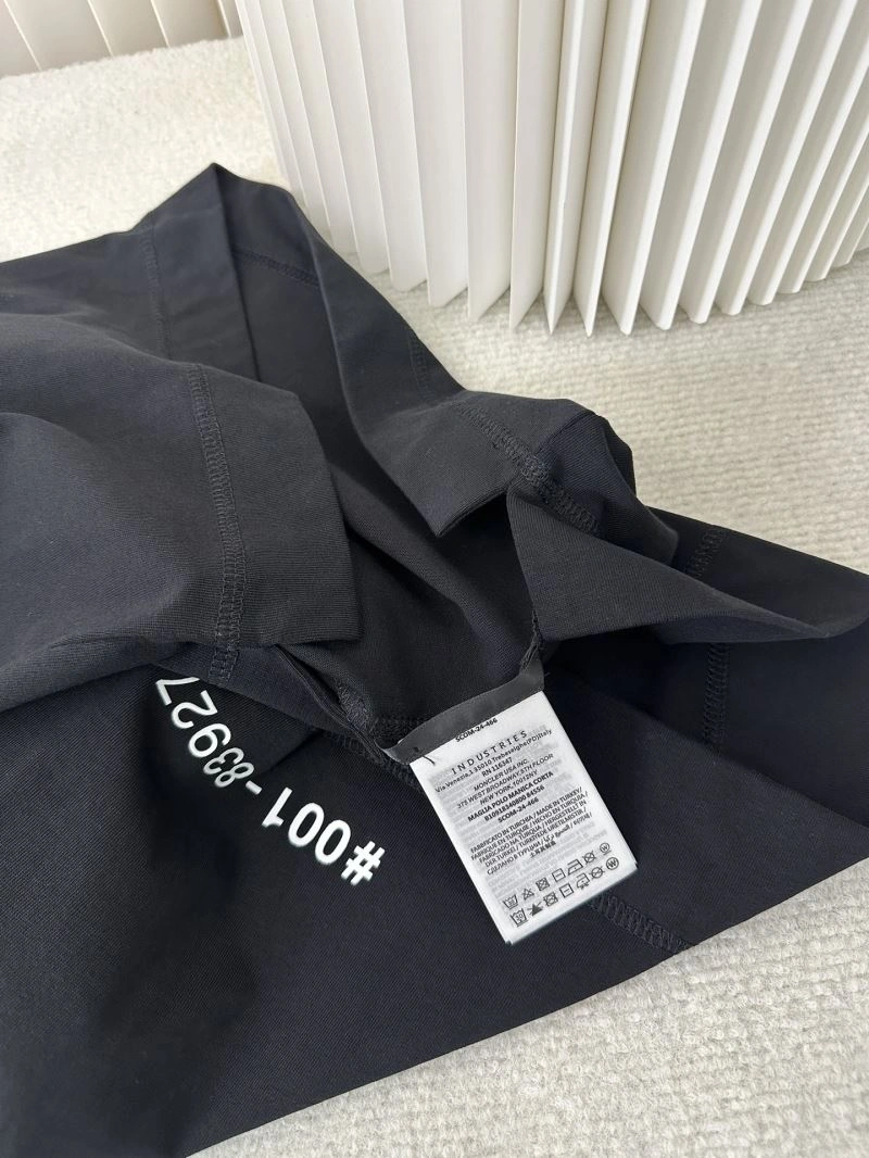 Moncler T-Shirts Practical 140117