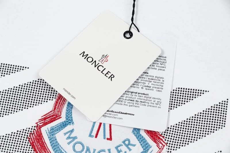 Modern Moncler T-Shirts 140110