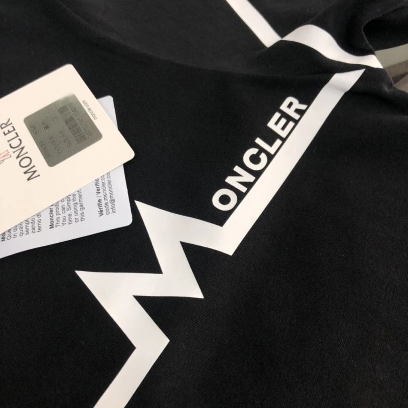 Lightweight Moncler T-Shirts 140101