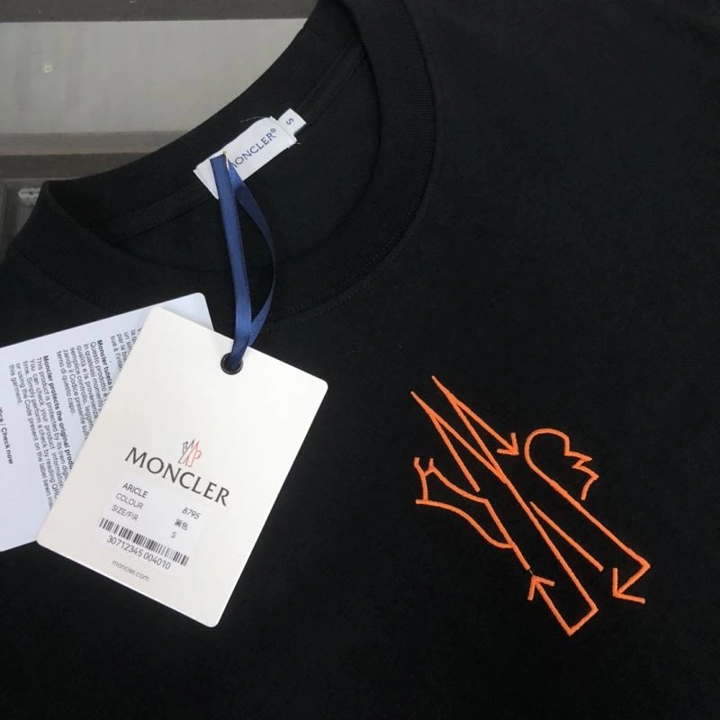 Moncler T-Shirts Effortless 140096