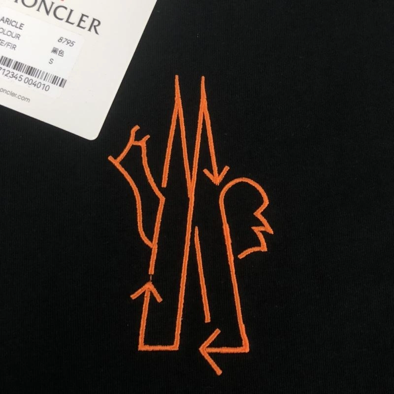 Moncler T-Shirts Effortless 140096