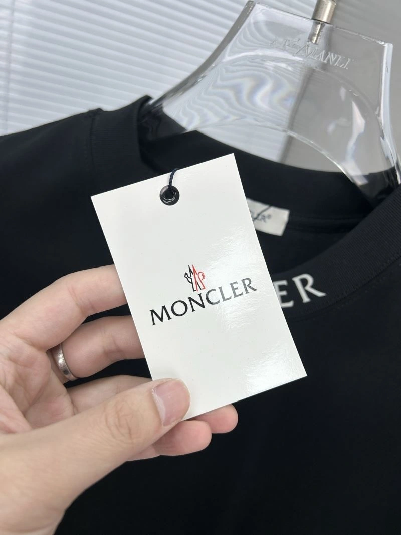 Modern Moncler T-Shirts 140091