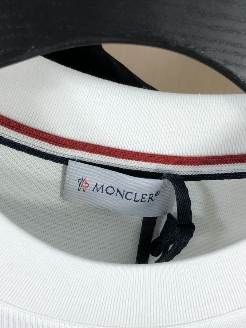 Durable Moncler T-Shirts 140085