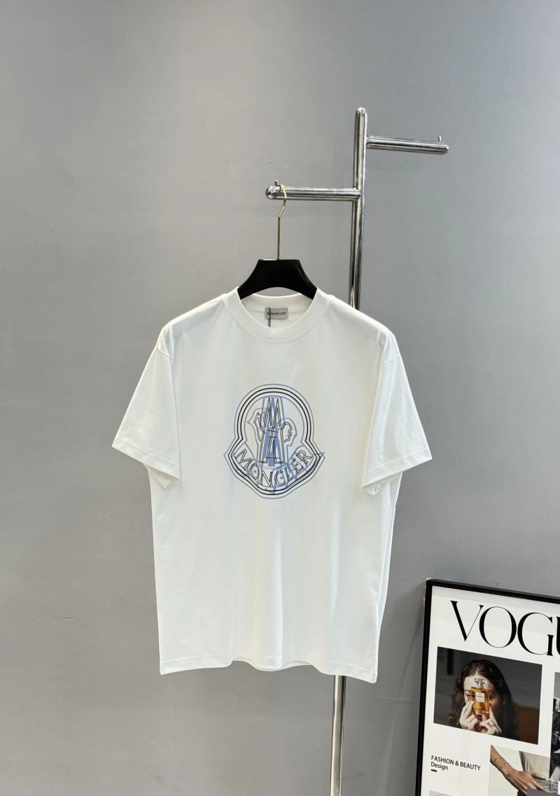 Moncler T-Shirts Versatile 140084