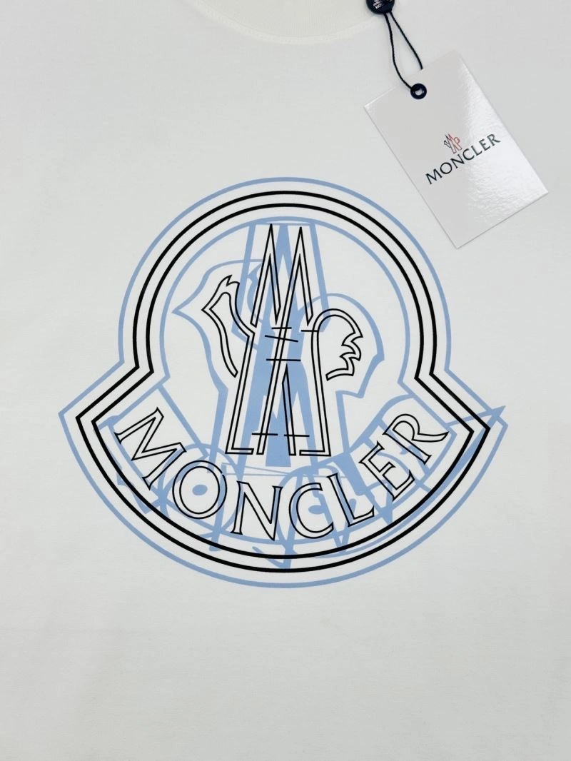 Moncler T-Shirts Versatile 140084