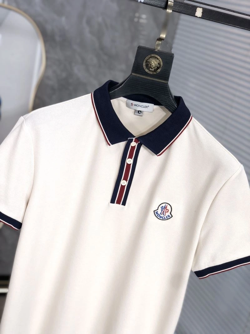 Moncler T-Shirts Snug 140077