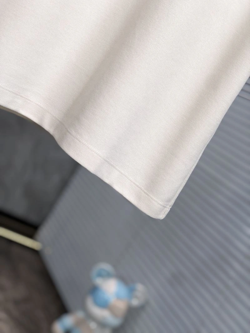 Moncler T-Shirts Snug 140077